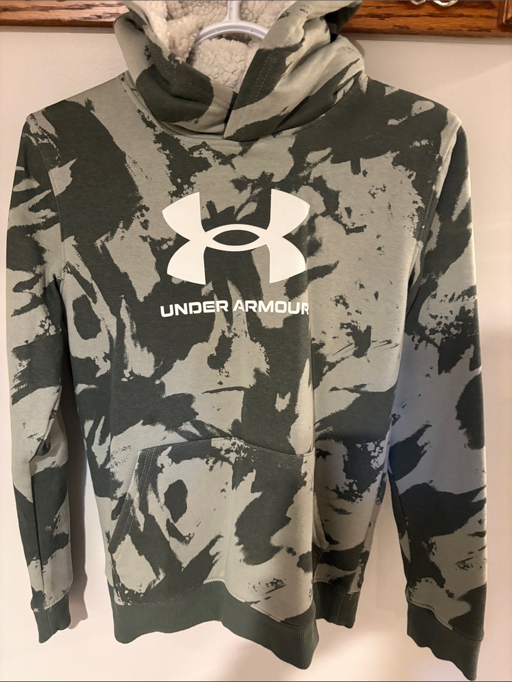 Under Armour Green and Light Gray Camo Pullover Hoodie